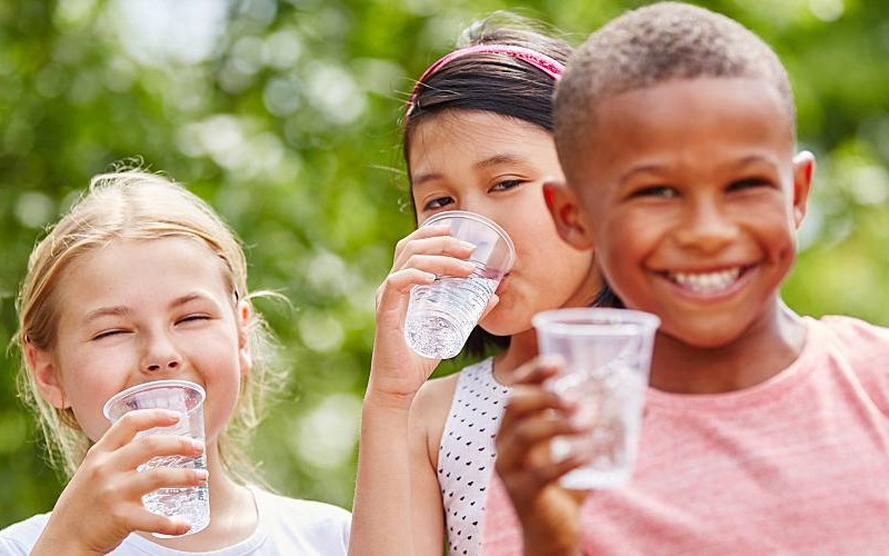 How Much Water Kids Should Drink?